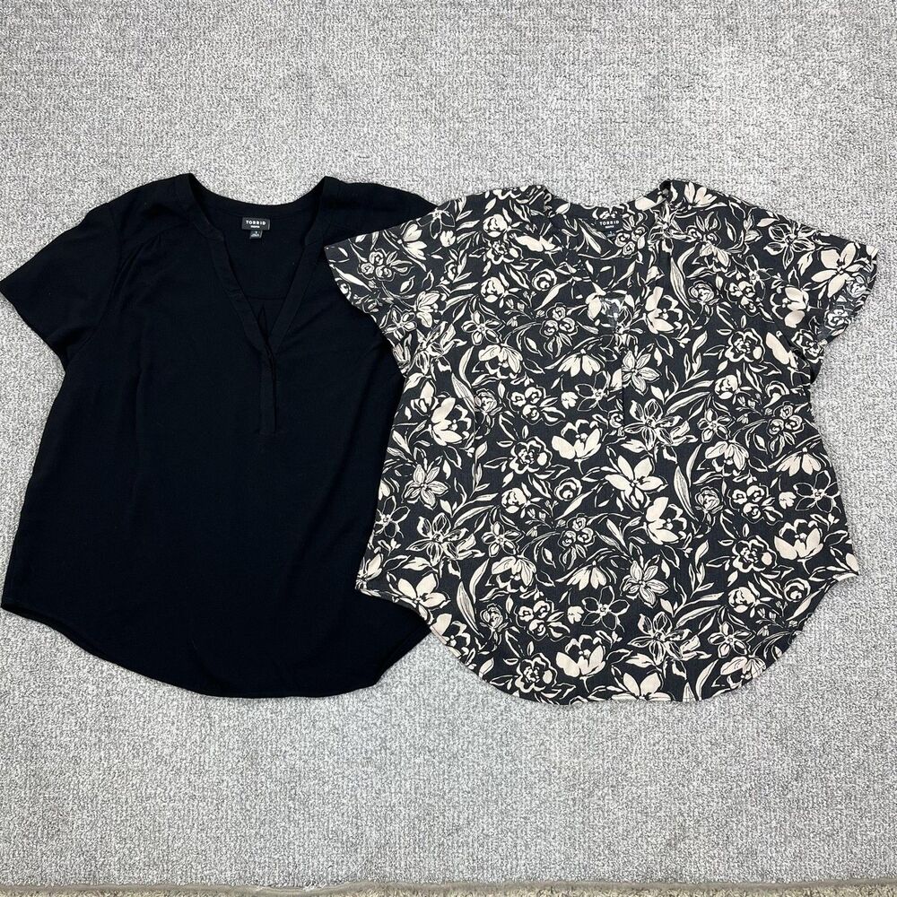 Torrid Tops Womens 1X Black Floral Harper Short Sleeve Blouse Lot 2 Plus Basic - Picture 1 of 7